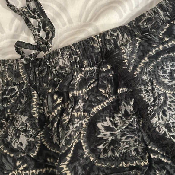 Mossimo casual shorts - Picture 2 of 3